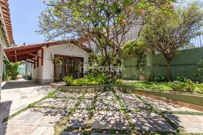 Imagem Casa Brooklin - 402M², 4 Dorms, 2 Suítes, 4 Vagas, Piscina Aquecida, Churrasqueira, Chuveiro a Gás, Lareira, Pomar, Jardim.