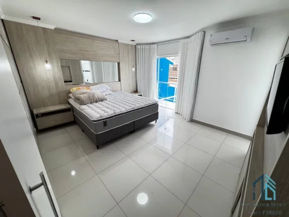 Imagem Sobrado decorado, mobiliado, 04 quartos c/suíte, closet, área gourmet em São José dos Pinhais PR
