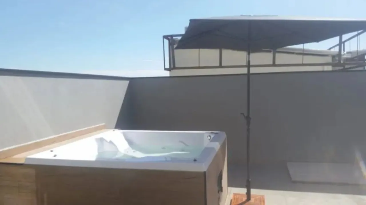 Imagem Casa de Luxo em Condomínio no Parque Ibiti Reserva em Sorocaba-SP: 4 quartos, 3 suítes, 3 salas, 5 banheiros, 4 vagas, 270m².