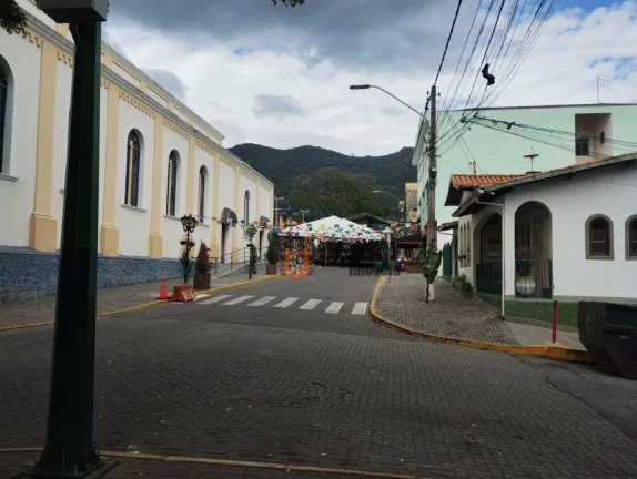 Foto do imóvel Casa com 2 dormitórios à venda, 100 m² por R$ 900.000,00 - Centro - Extrema/MG
