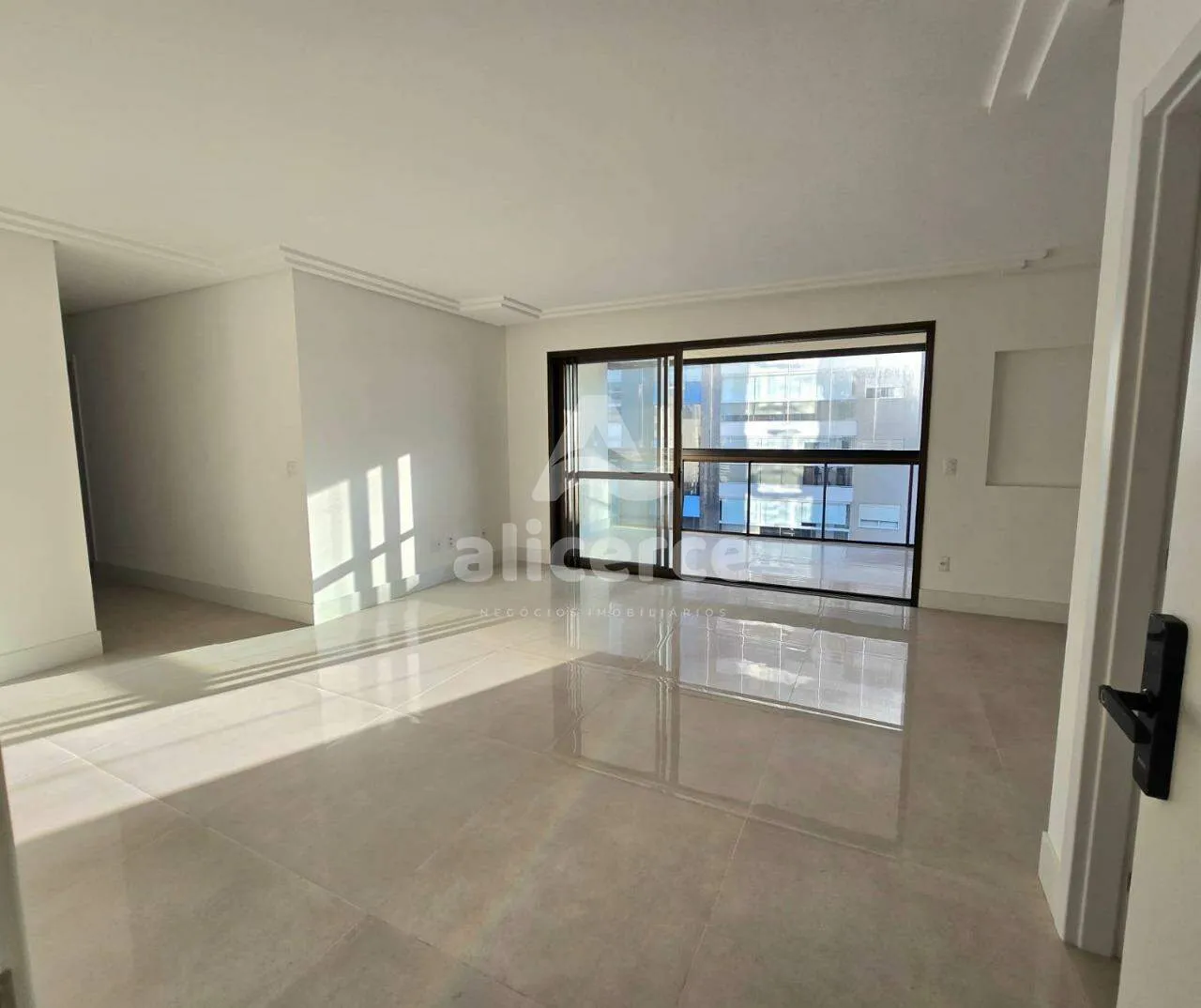 Imagem Alto Padrão | 3 Suítes | 2 Vagas | Oferta Exclusiva por Tempo Limitado