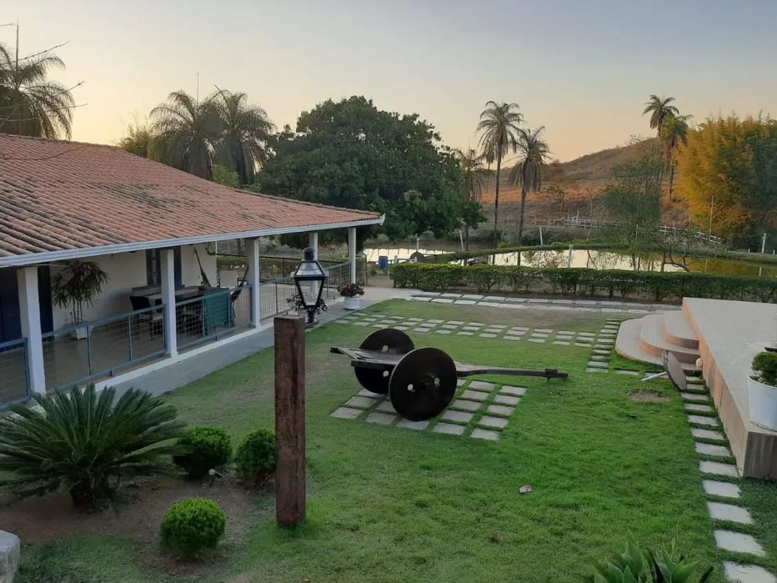 Imagem Vende-se um lindíssimo sítio localizado em Esmeraldas, MG . com 6 hectares (60.000 m²)