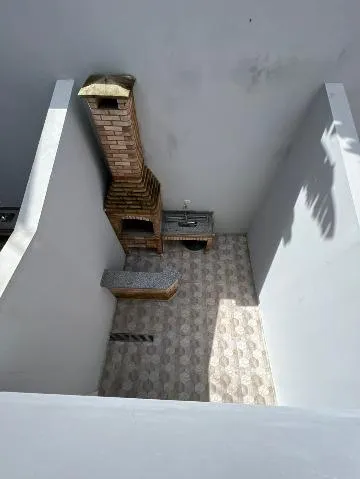 Imagem VENDA DE SOBRADO NO JARDIM AMAZONAS, EM ITAQUAQUECETUBA/SP, 65m² com 2 quartos, quintal gramado, churrasqueira e 02 vagas para auto. CONSULTE-NOS.