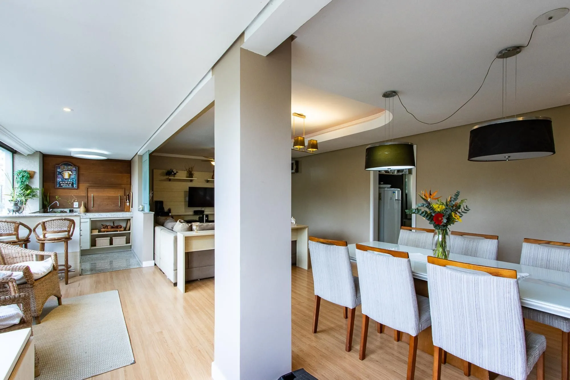 Imagem Apartamento 3 quartos, 139,64m² privativos, 2 vagas - Bairro Menino Deus