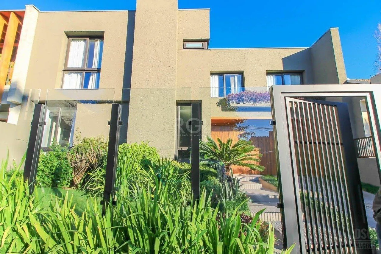 Imagem Casa para Venda - 238m², 3 dormitórios, sendo 3 suites, 6 vagas - Três Figueiras