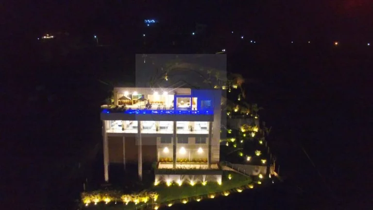 Imagem Casa em Escarpas do Lago, marina, 8 suites, 3 spa, elevador, sala de pilates, skypoll, cinematográfica
