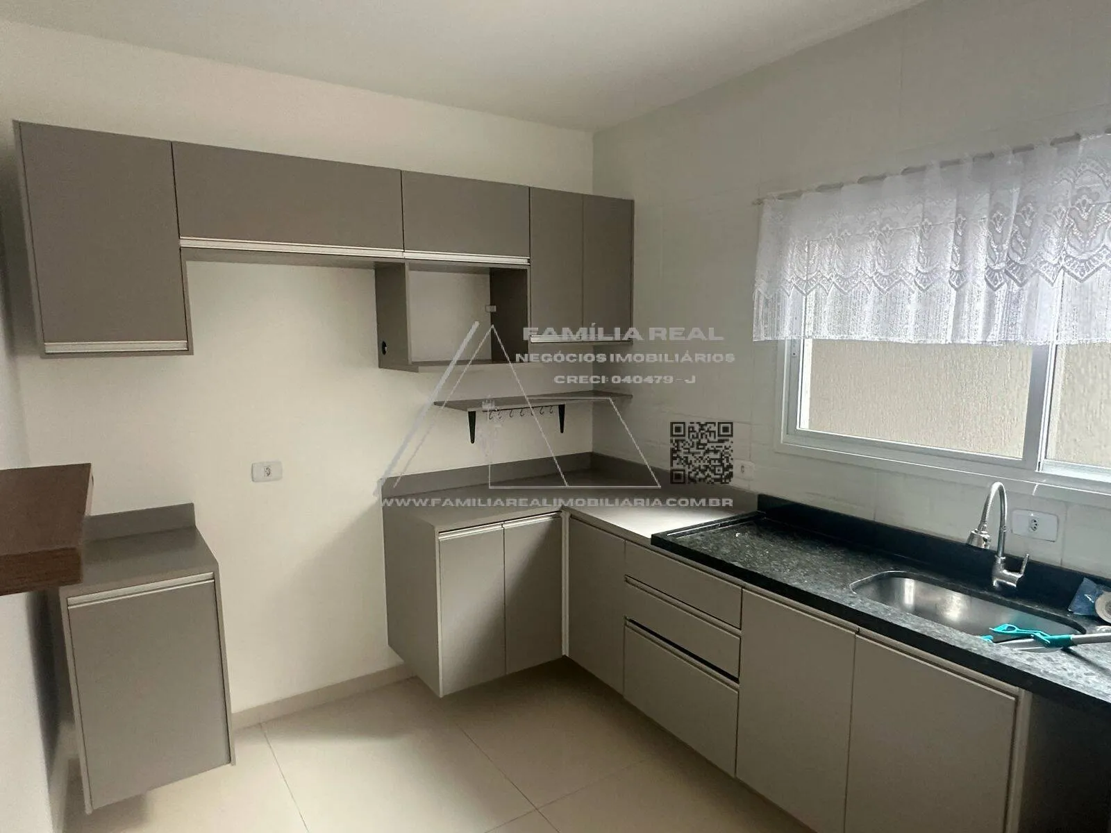Imagem Sobrado Residencial, à Venda, no Parque Sevilha, na Vila Prudente, com 03 Dormitórios, sendo 01 Suítes, com 04 Vagas de Garagem