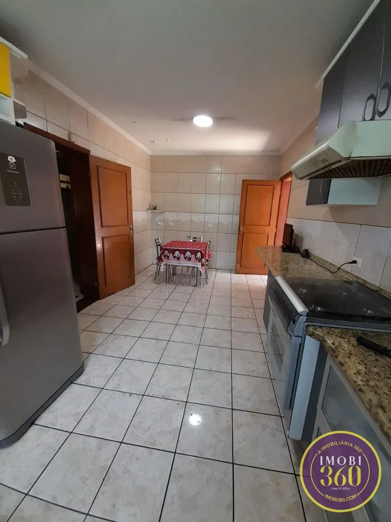Imagem Sobrado 262m², 3 suítes e 6 vagas para locação - São Paulo