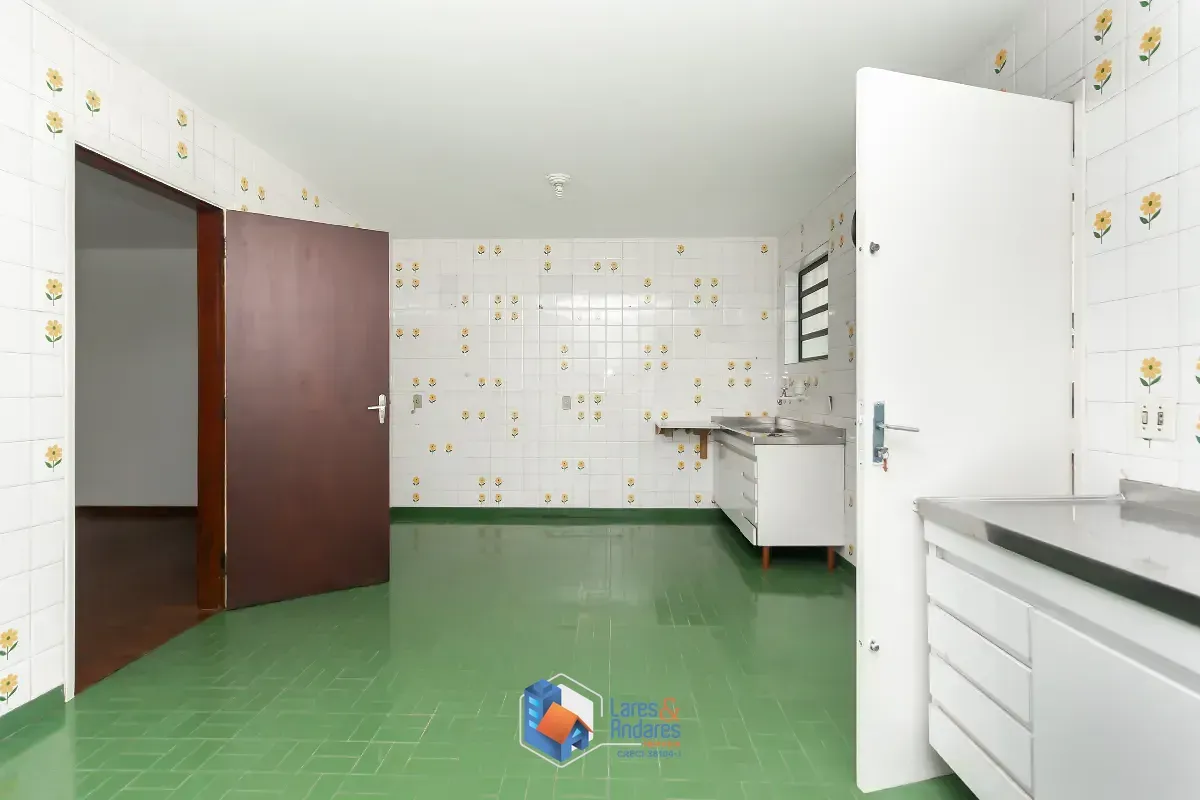 Imagem Sobrado para venda em Vila Alexandria com 3 quartos, sendo 1 suíte, 201m²