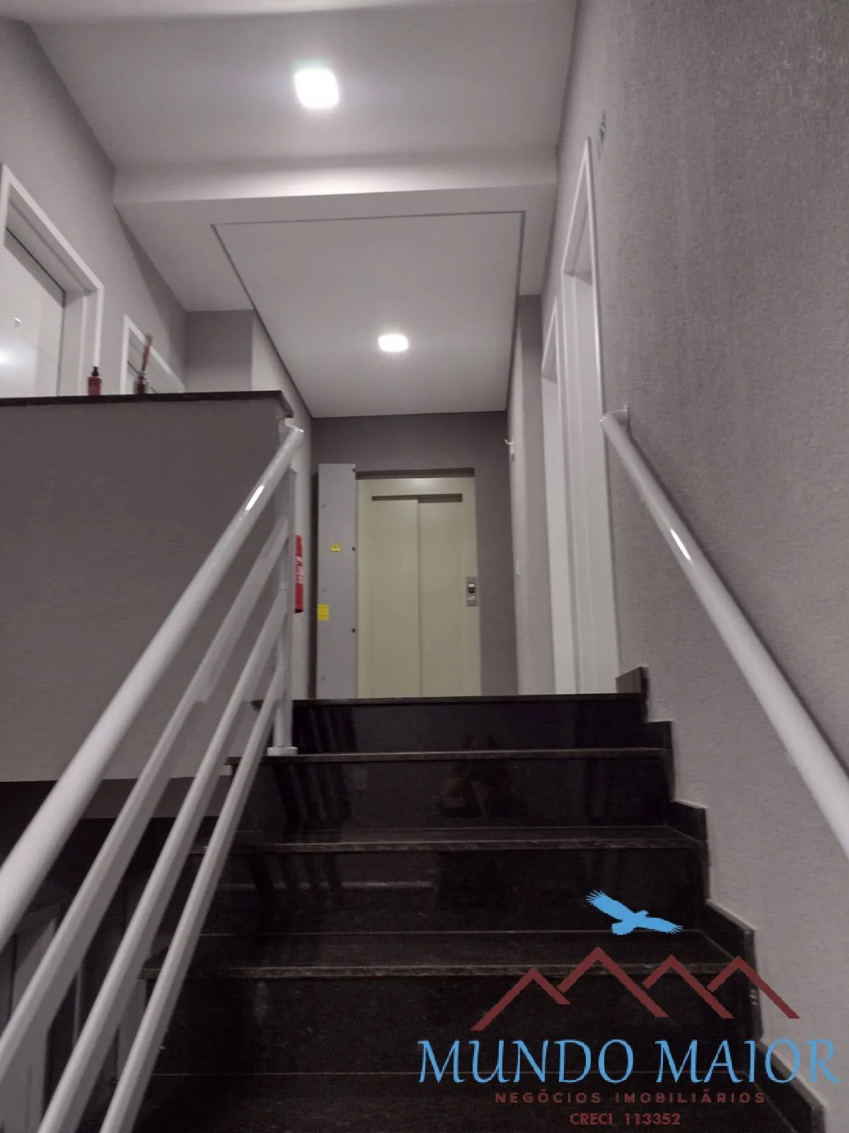 Imagem Cobertura com 2 Quartos e 3 banheiros à Venda, 100 m² por R$ 530.000