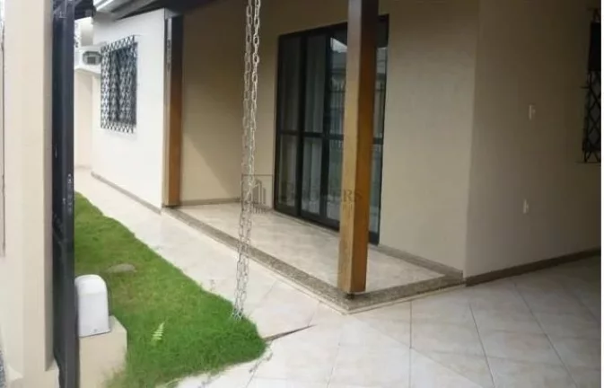 Imagem Casa semi mobiliada em Balneário Camboriú.