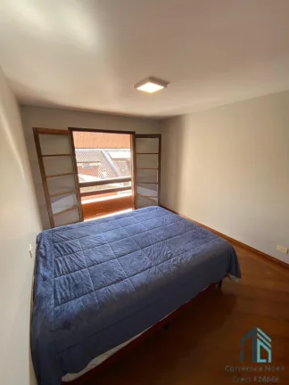 Imagem Sobrado em condomínio, 03 quartos c/suíte, área Gourmet com Churrasqueira no Bairro Guabirotuba em Curitiba PR