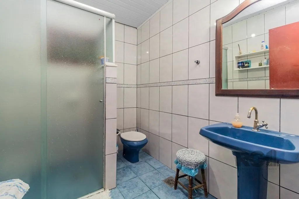 Imagem Sobrado de 215m² - 4 dormitórios, 5 vagas no bairro Passo das Pedras