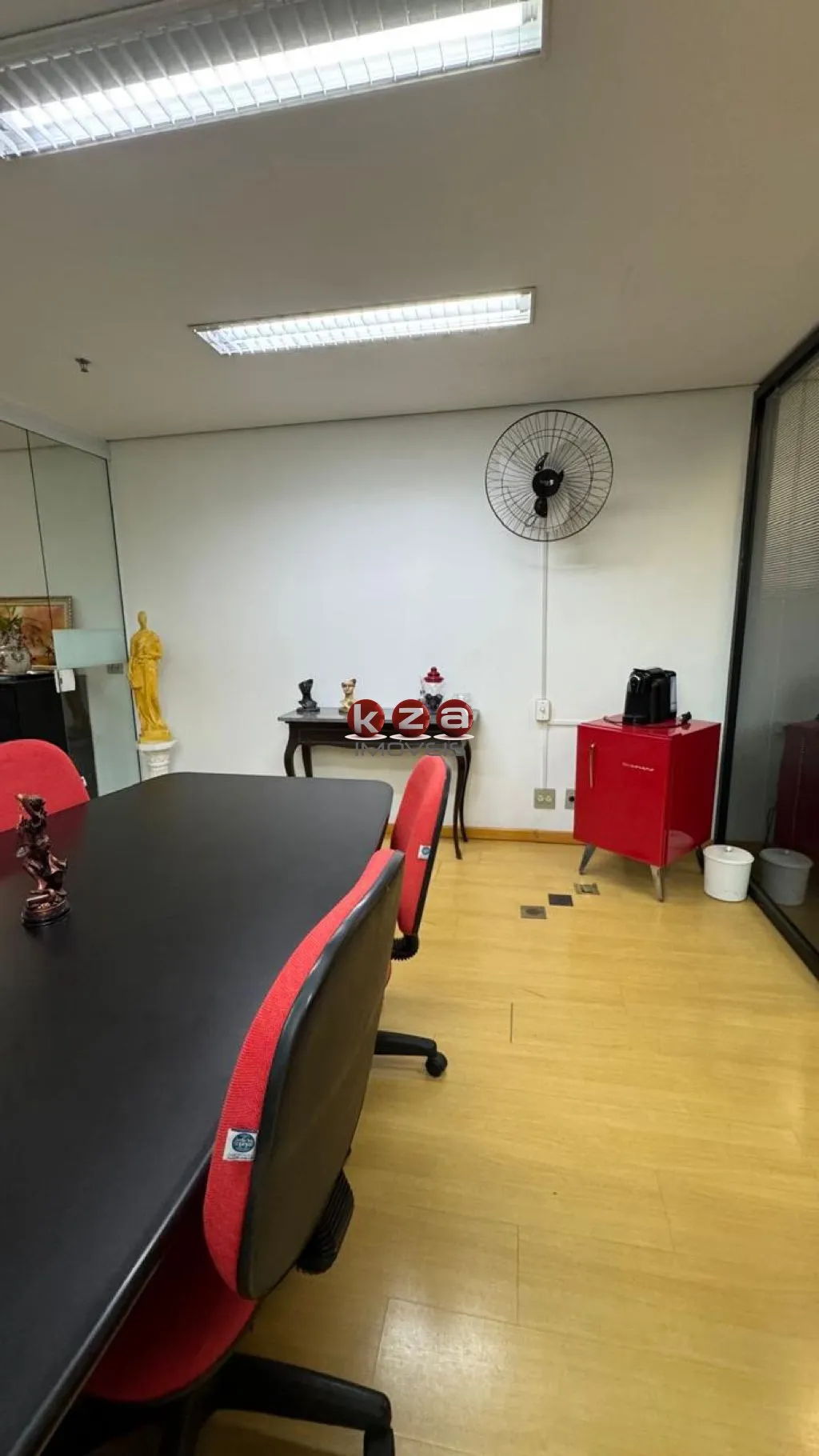 Imagem Sala comercial com 85 metros no Edificio Banco América do Sul, em Campinas-SP, 2 salas, 2 banheiros, 2 vagas.
