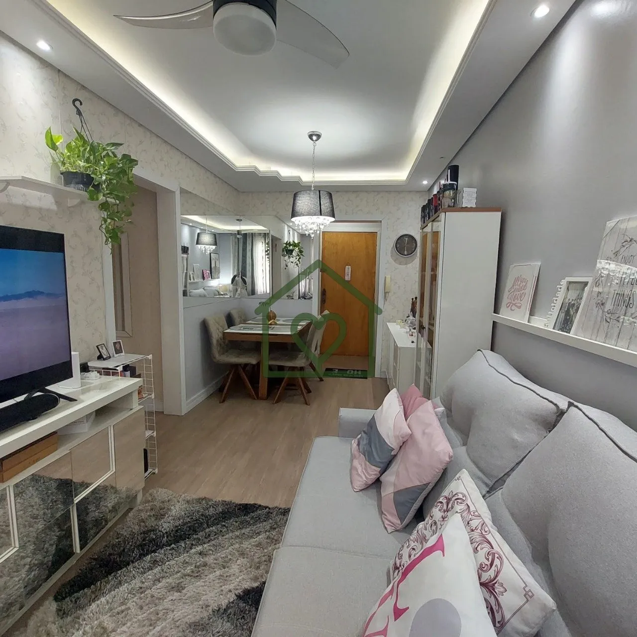 Imagem Excelente oportunidade para quem busca um apartamento no bairro Santana, em Porto Alegre.

O imóvel...