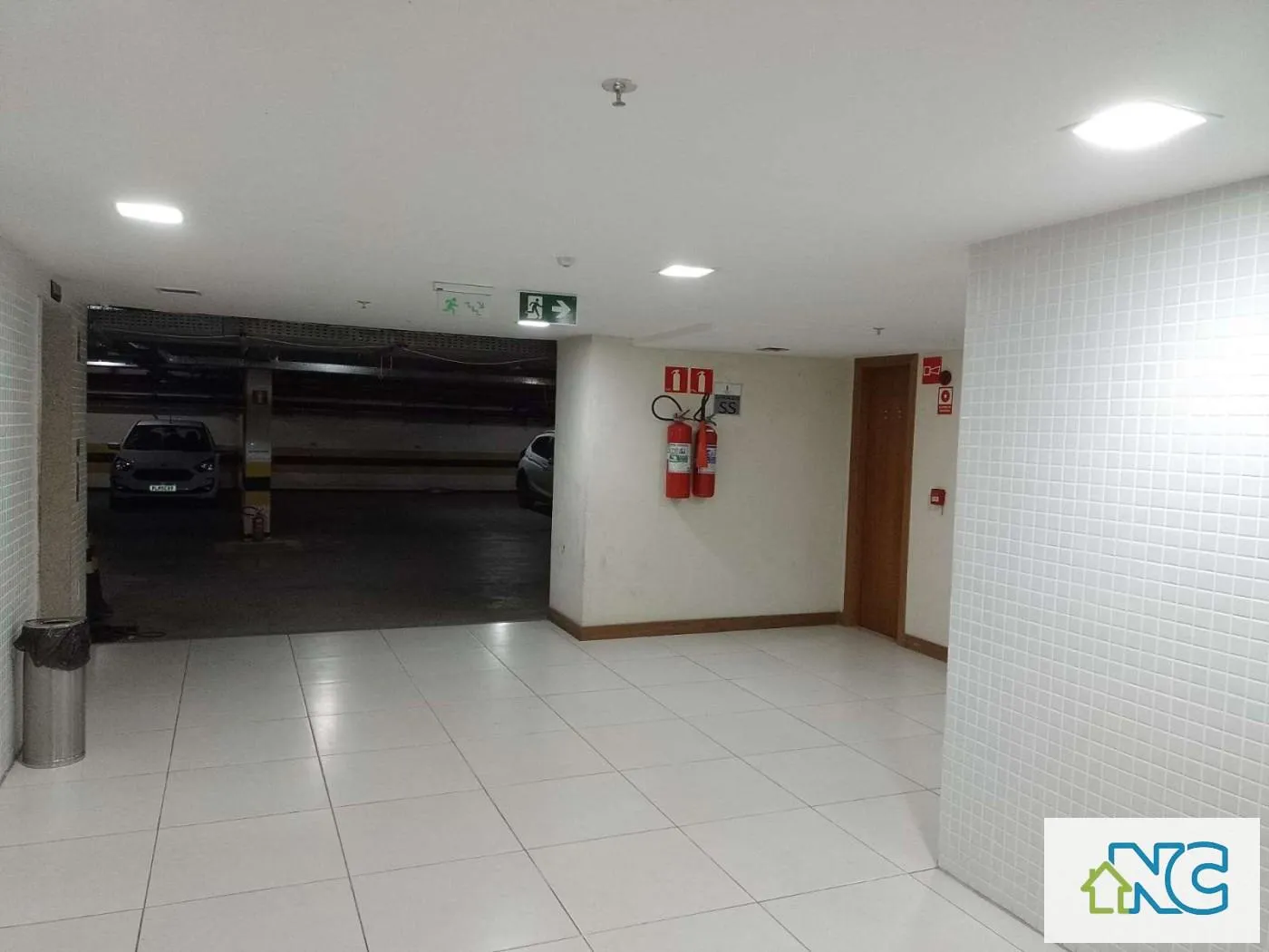 Imagem Garagem para Venda em Salvador / BA no bairro Caminho das Árvores