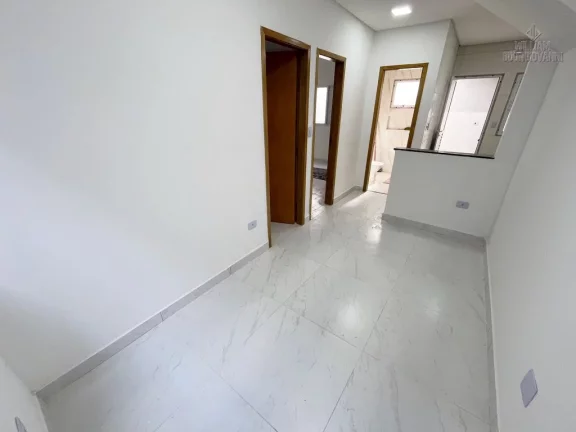 Imagem Casa de condomínio na Vila Tupi, 2 Dormitórios com Suíte! Casa Térrea!