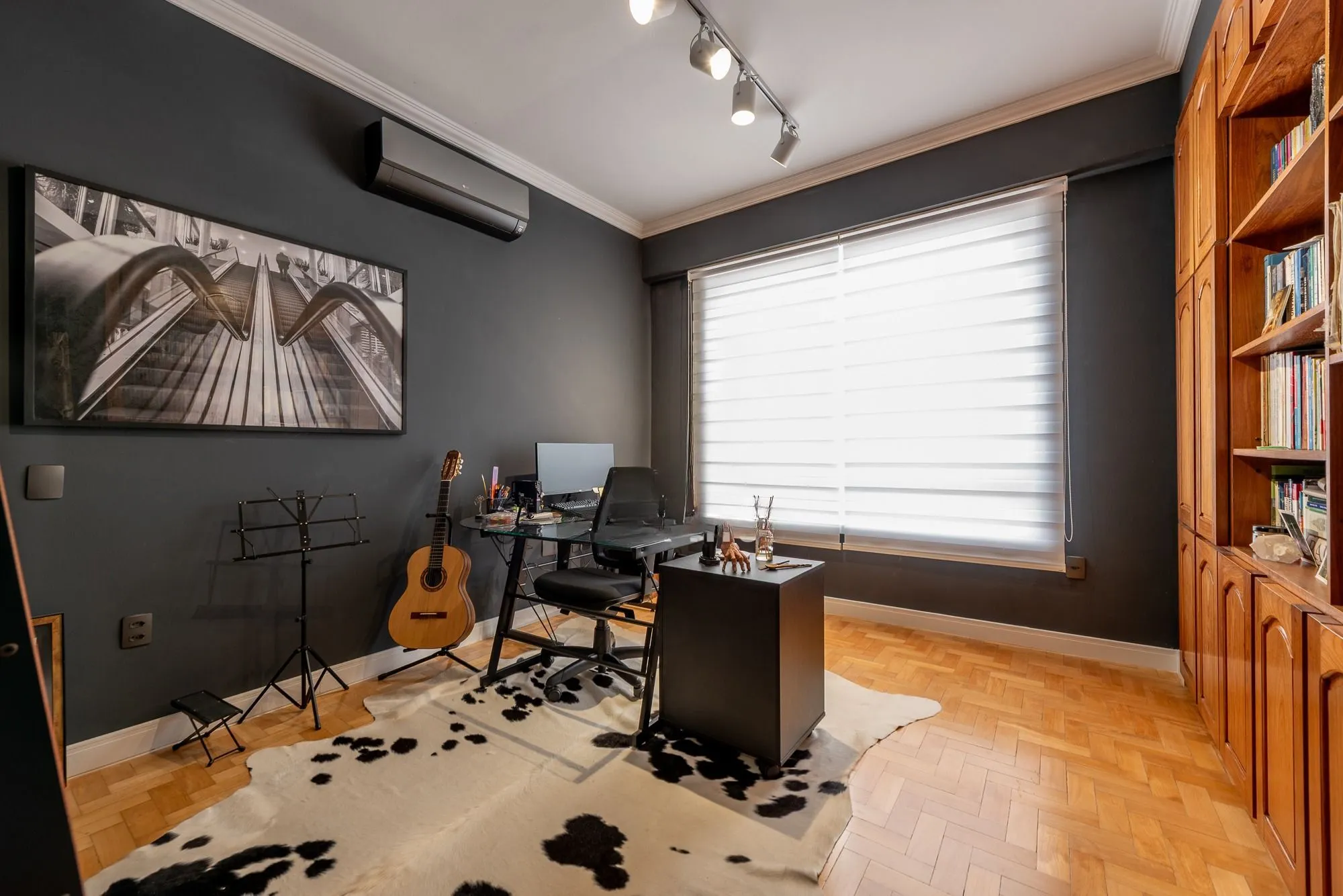 Imagem Apartamento com 295m² e 3 dormitórios, 1 suíte, 2 vagas individuais, no bairro Independência