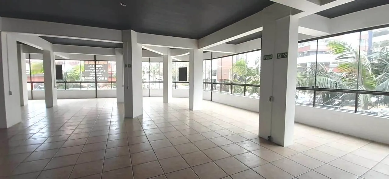 Imagem Sala comercial à venda em Torres, Centro, 382m2