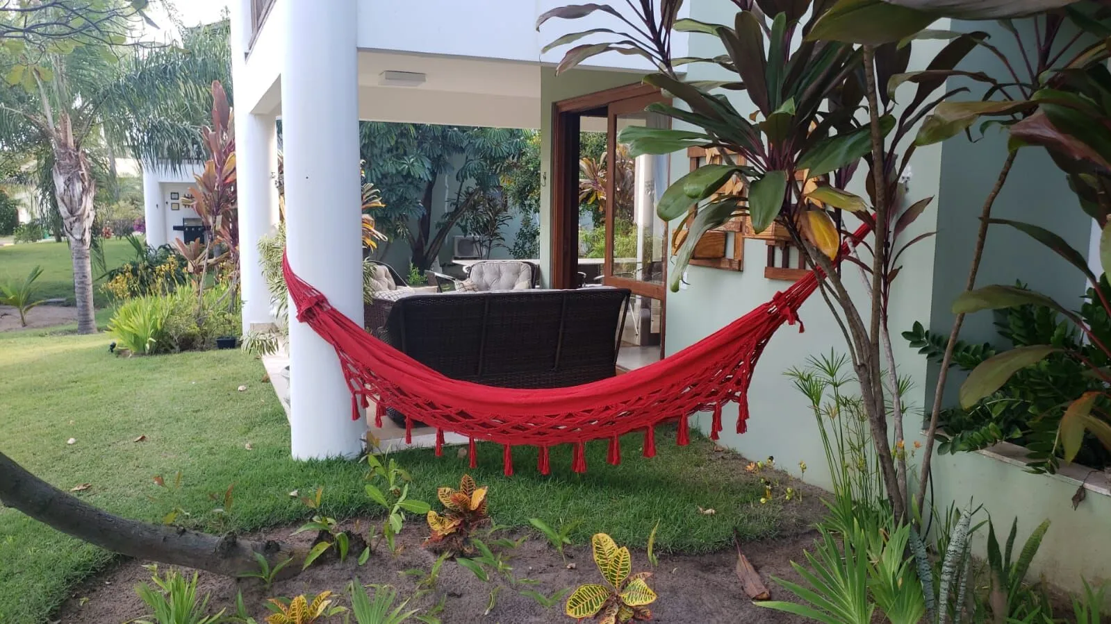 Imagem Apartamento Mobiliado à venda em Imbassaí, Mata de São João - Condomínio com Piscina e Academia