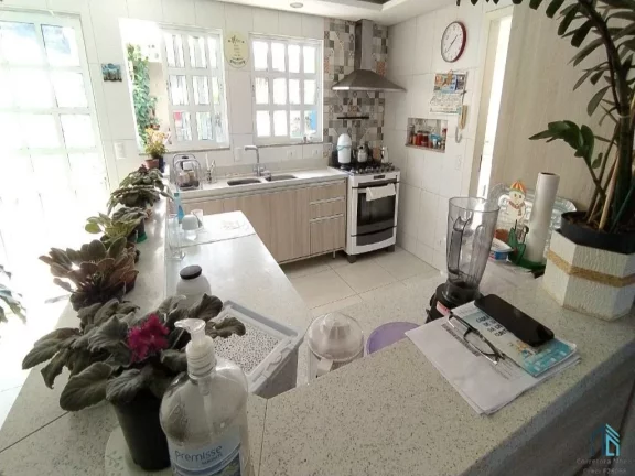 Imagem PERMUTA, Sobrado 05 quartos sendo 02 suítes, em Curitiba PR
