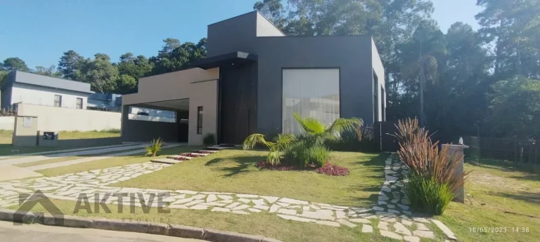 Foto do imóvel Casa de Condomínio em Granja Viana - Cotia