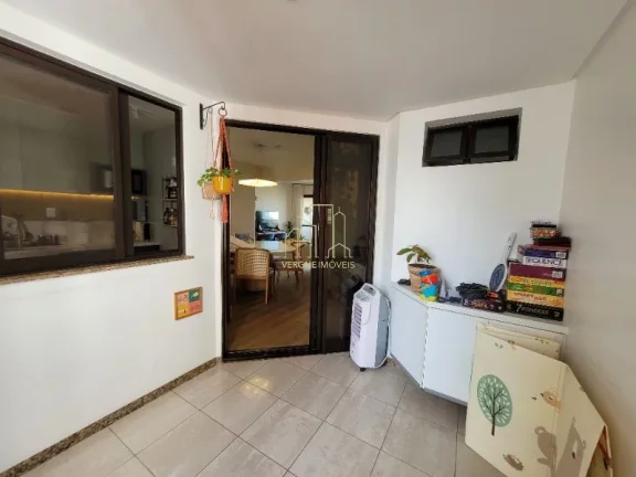 Imagem Excelente apartamento com três quartos e armários planejados a venda na Pituba