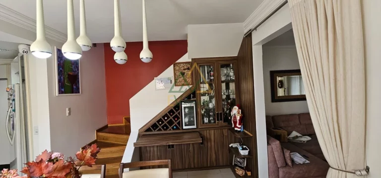 Imagem Sobrado em Condomínio à venda Alto Tarumã Pinhais PR