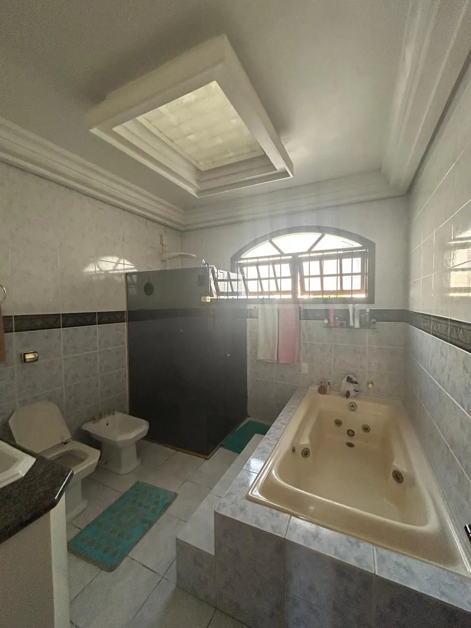 Imagem CASA -4 DORM. -com 2 suítes - 3 BOX- 297,18 m² - MENINO DEUS