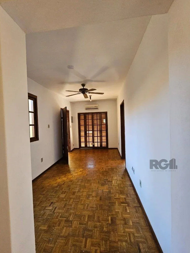 Imagem Casa para Venda - 248.56m², 5 dormitórios, 2 vagas - Teresópolis