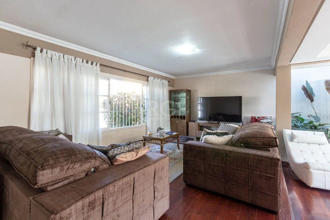 Imagem Casa para Venda - 256.5m², 3 dormitórios, sendo 1 suites, 2 vagas - Espirito Santo
