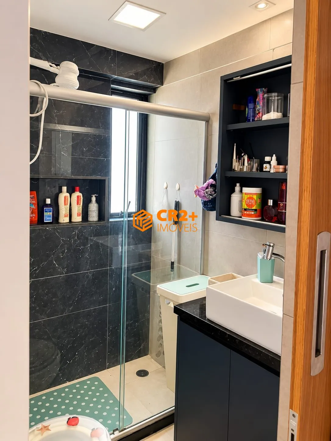Imagem Vendo Apartamento com 85 m², a apenas 50 metros da orla da Praia do Pina!