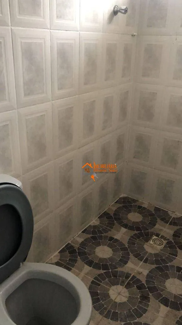 Imagem Sobrado com 4 dormitórios à venda, 250 m² por R$ 315.000,00 - Jardim Santa Paula - Guarulhos/SP