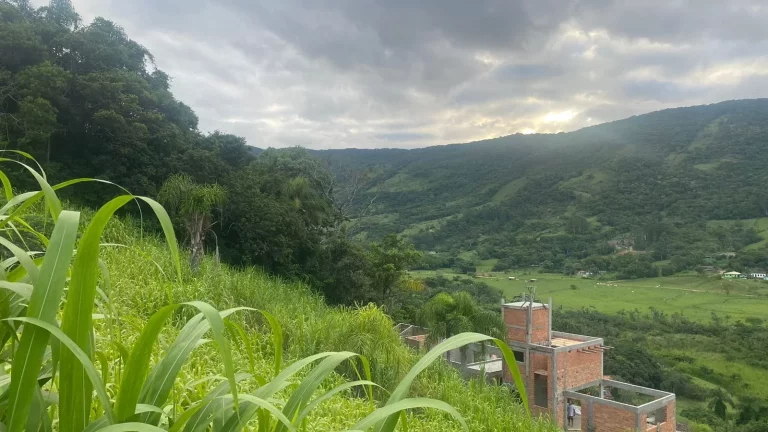 Imagem Oportunidade única: Terreno à venda em Garopaba-SC, Bairro Macacu, 1.000m² de área!