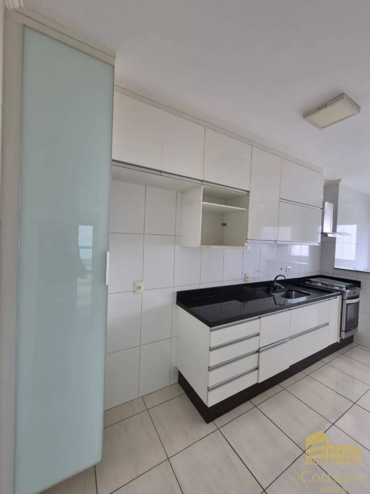 Imagem Apartamento com 2 dormitórios para alugar, 82 m² por R$ 3.700,00/mês - Vila Assunção - Praia Grande/SP