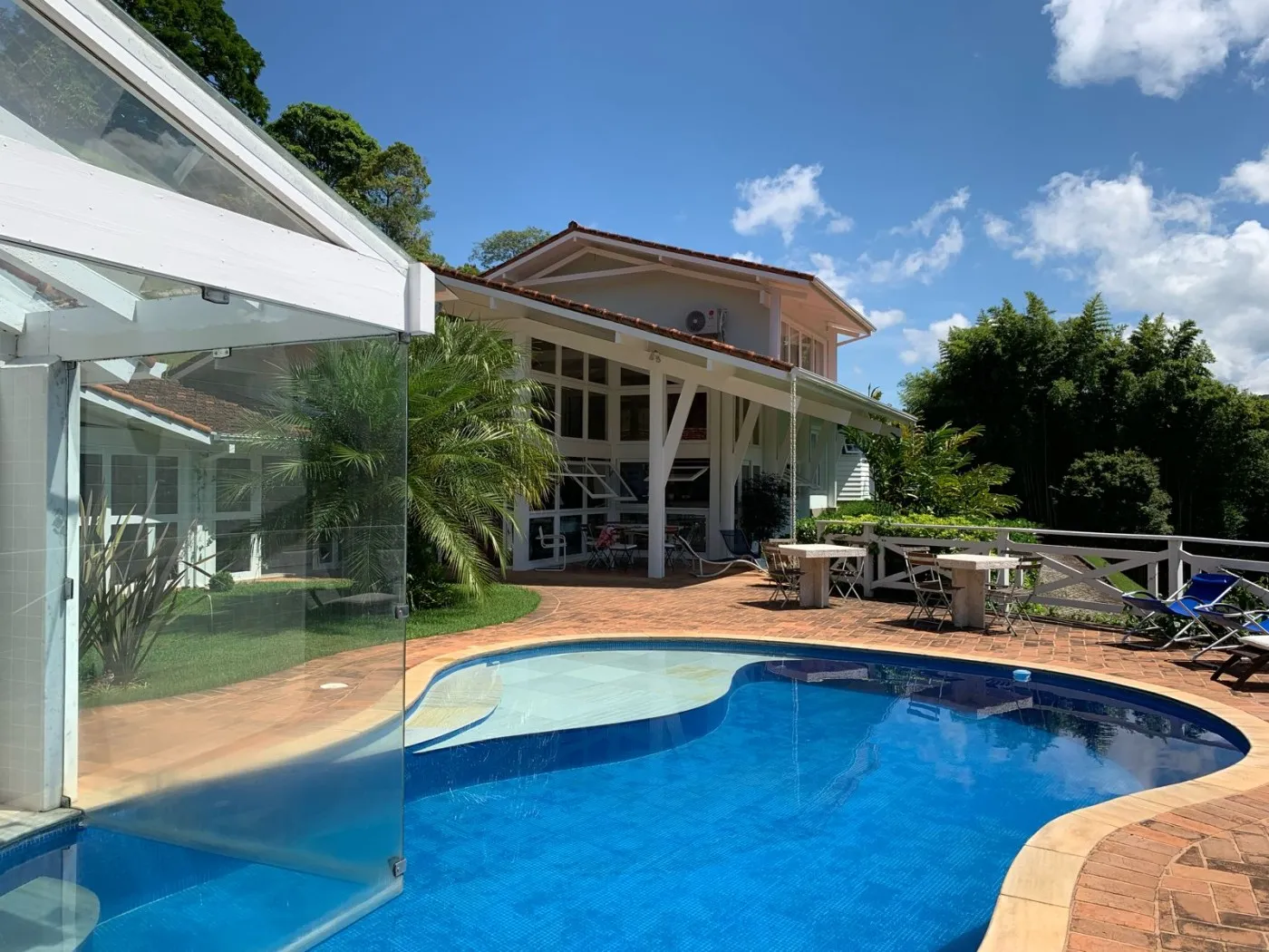 Foto do imóvel Casa em Condomínio para Venda em Petrópolis / RJ em Avenida Country Club