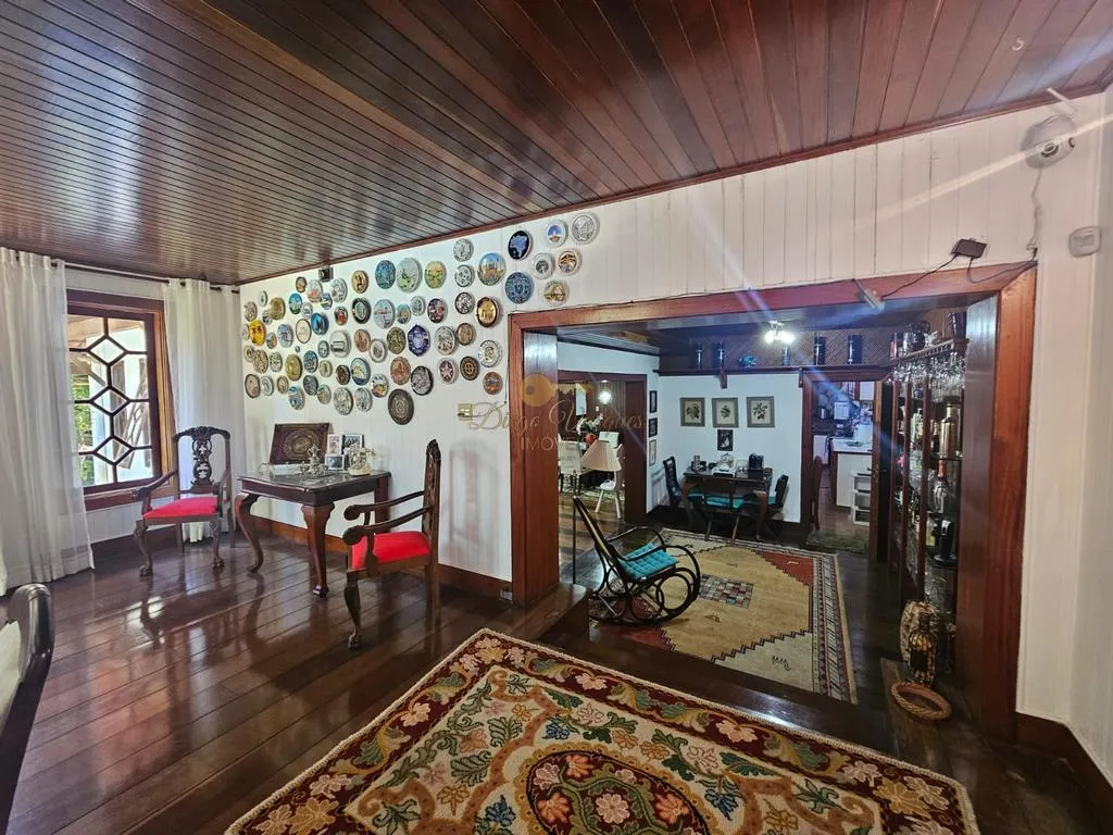 Imagem Casa em Condomínio para Venda em Teresópolis / RJ no bairro Parque do Imbui