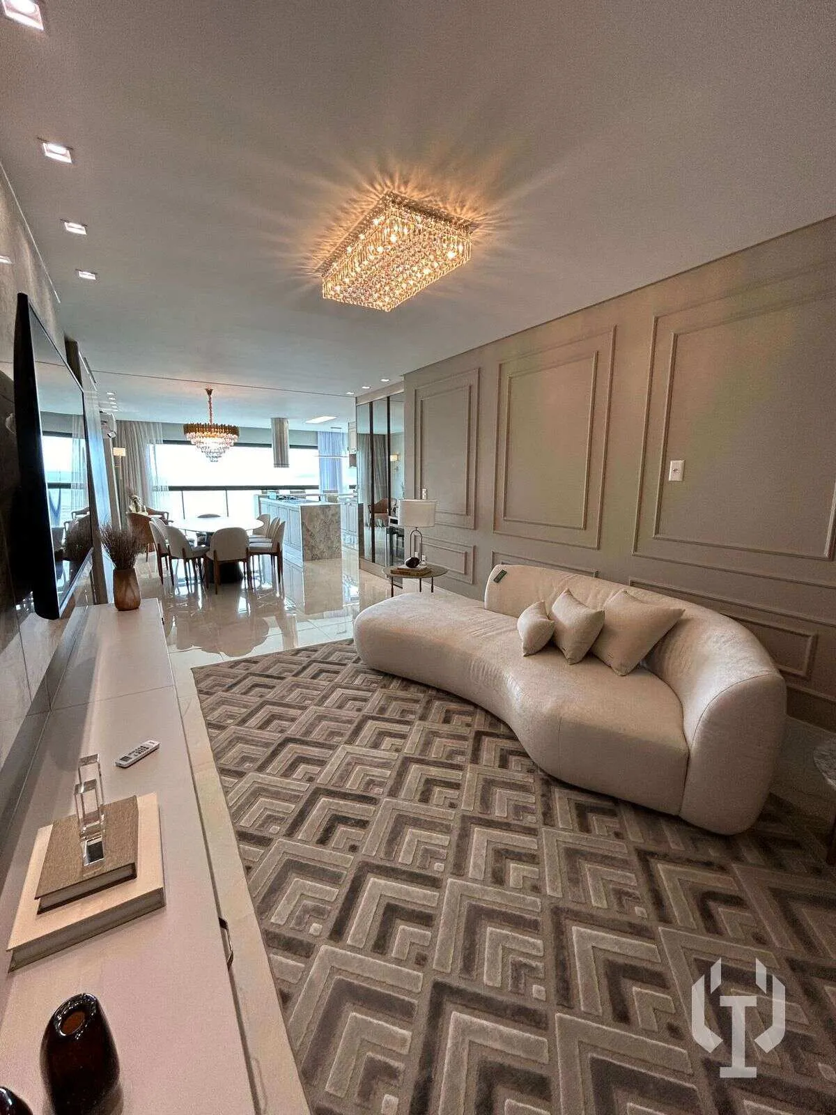 Imagem Apartamento à venda, no CARTIER em Itapema, Meia Praia, com 4 quartos, 180m2