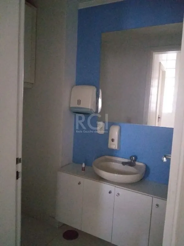 Imagem MÁFFER IMÓVEIS ALUGA Sala Comercial na Av. Cristóvão Colombo - Próxima à Félix da Cunha- 32.71m²