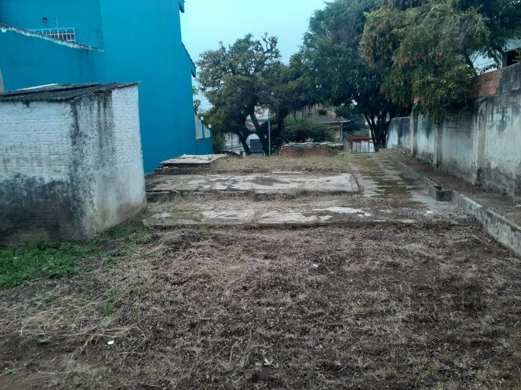 Imagem Vendo terreno no Bairro Partenon em Porto Alegre.