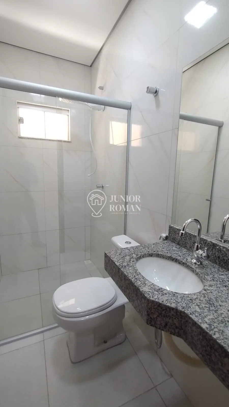 Imagem AMPLO SOBRADO 4 DORM 1 SUITE AREA DE LAZER COM CHURRASQUEIRA NO BAIRRO SANTA LUZIA - BARREIRAS/BA