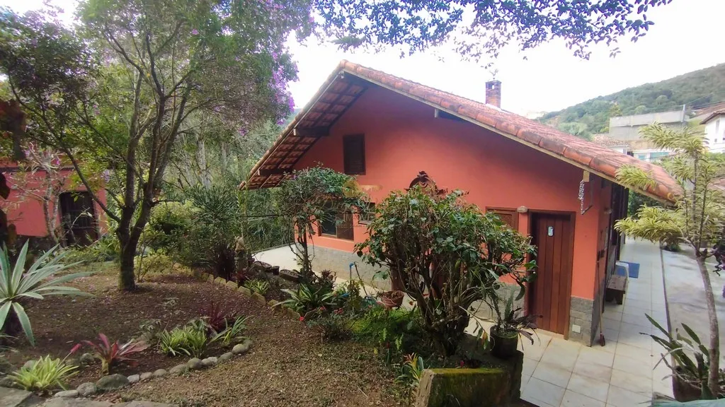 Imagem Casa em Condomínio para Venda em Teresópolis / RJ no bairro Green Valley