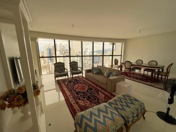 Imagem Apartamento com 3 suítes no Centro de Balneário Camboriú.