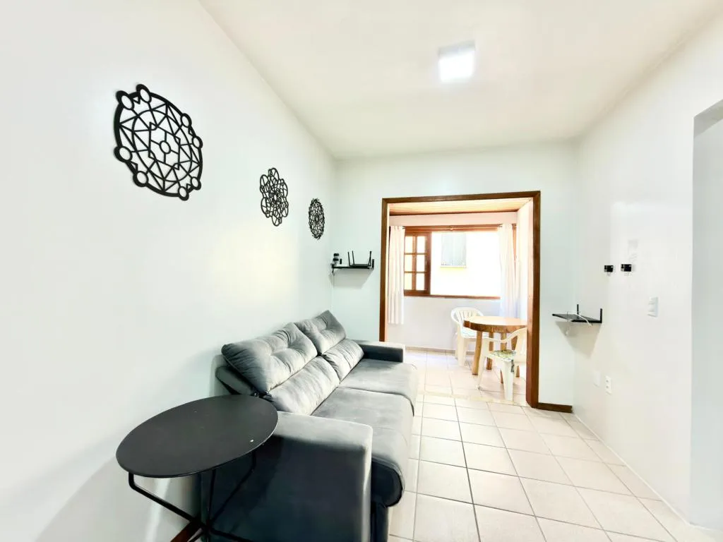 Imagem Apartamento 2Dórmitórios dependência - Bairro Zona Nova