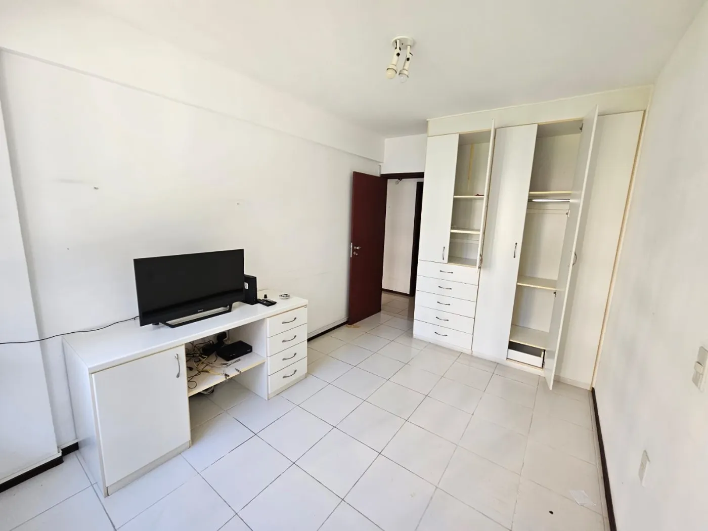 Imagem Apartamento para Venda em Maceió, Ponta Verde, 3 dormitórios, 1 suíte, 3 banheiros, 1 v