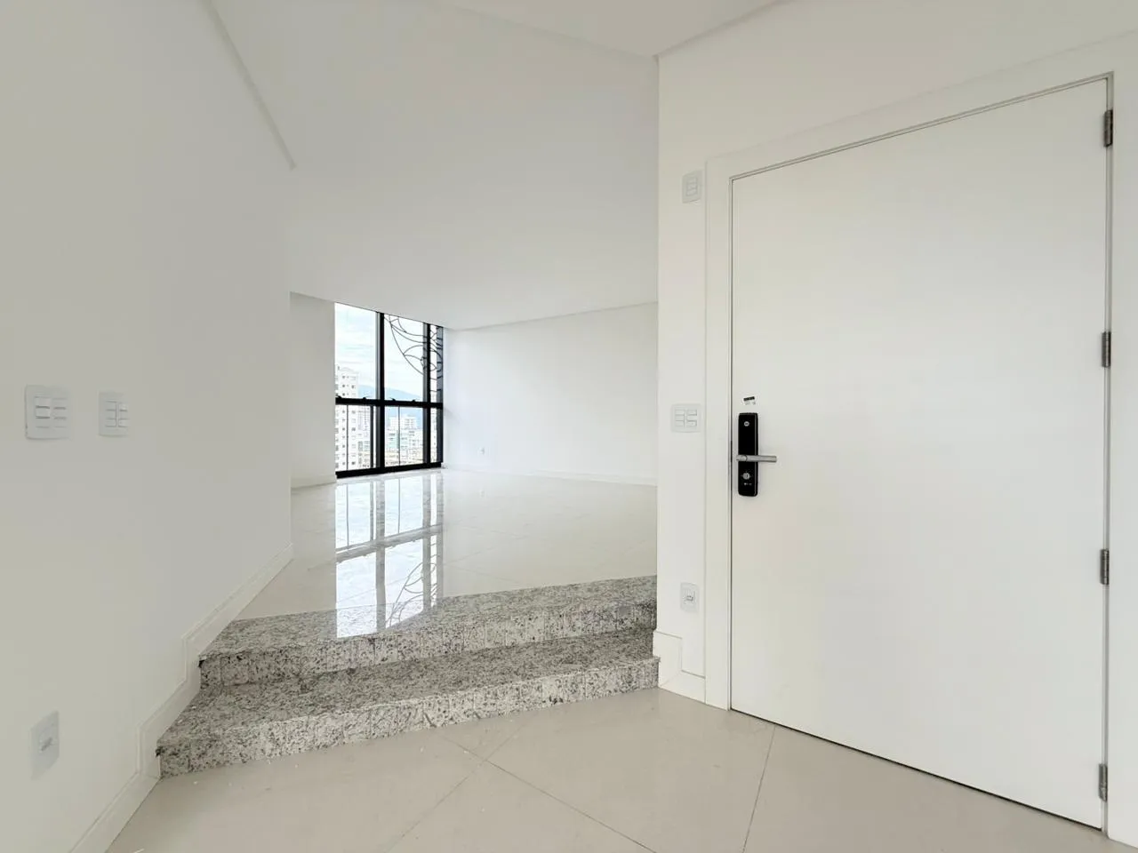 Imagem Apartamento com vista para o mar à venda com 200m2 por R$ 3.800.000,00
