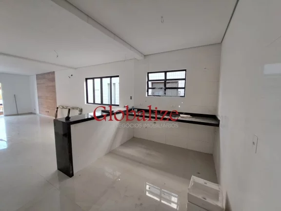 Imagem Casa sobreposta térrea à venda com 100m², 3 suítes, 2 vagas, piscina por R$1.025.000,00 no Embaré em Santos