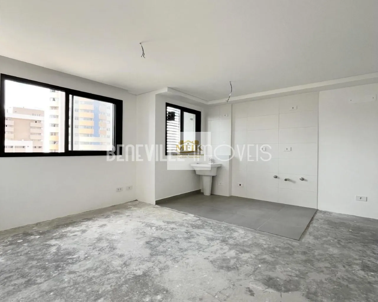Imagem Apartamento com 2 quartos à venda no Centro de Curitiba