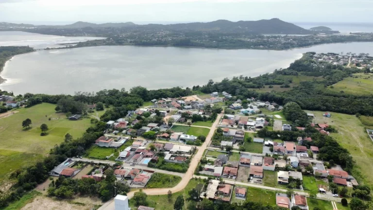 Imagem Casa Geminada no Alto Arroio, Imbituba-SC, 300m da Lagoa de Ibiraquera, apta a financiar!