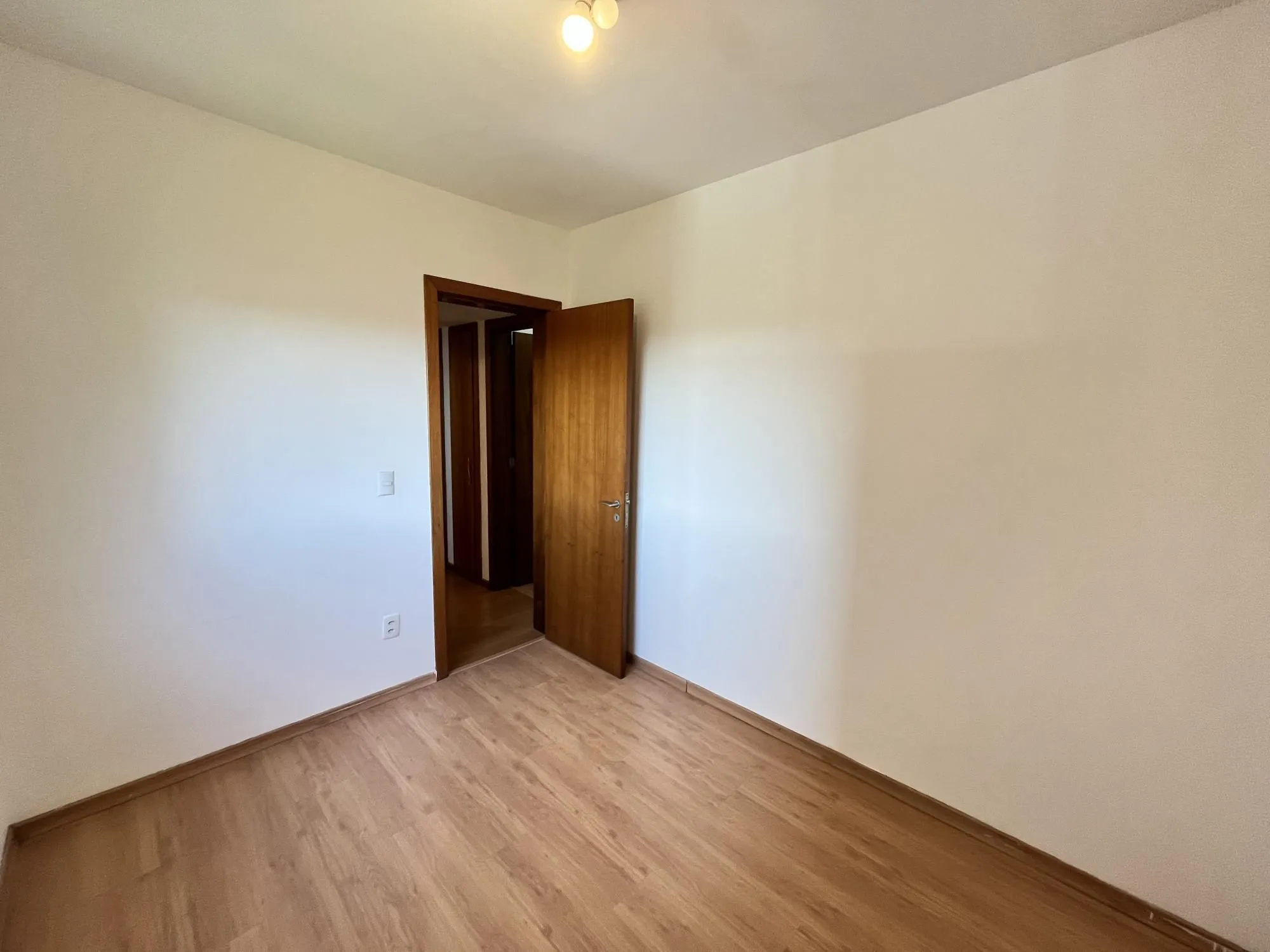 Imagem Apartamento de 3 quartos e 1 vaga de garagem no bairro Chácara da Pedras em POA